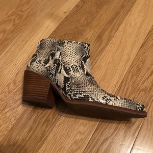 Reptile Bootie